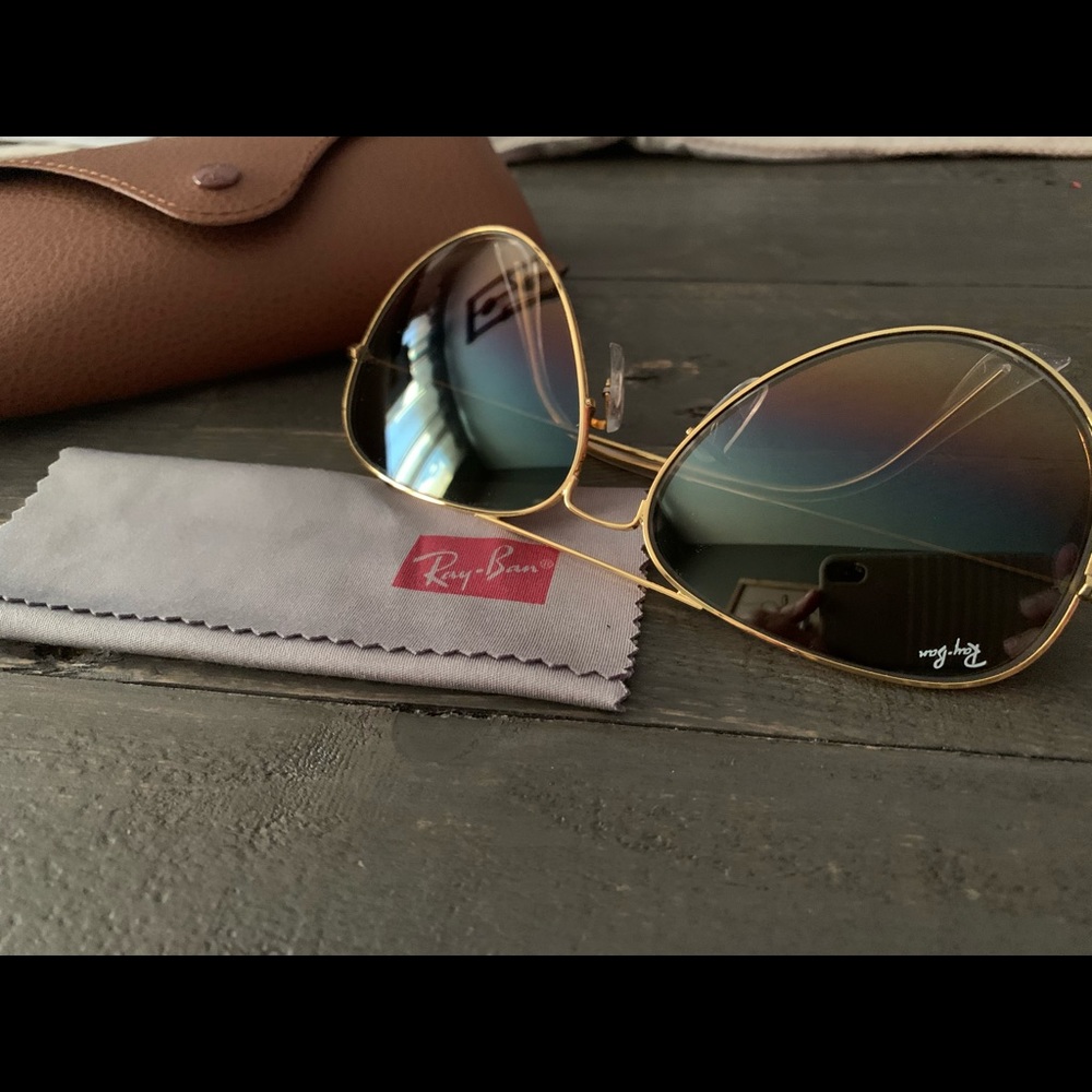 Large Gradient Brown & Gold Ray-Ban Aviators.